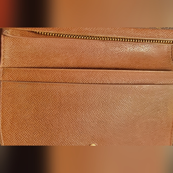 Louis Vuitton Wallet - Picture 14 of 15